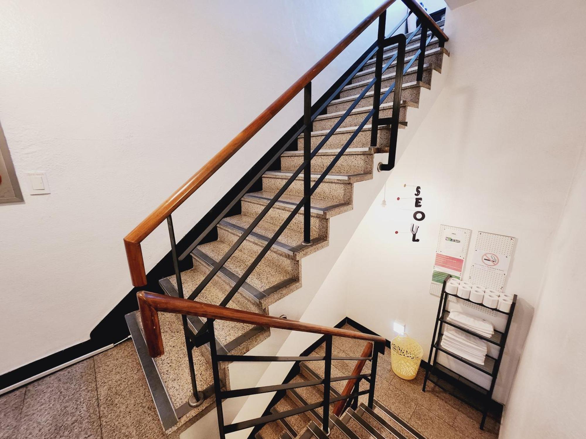オリーブ ホステル ミョンドン ソウル特別市 エクステリア 写真